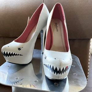 Styluxe Shark Stiletto Heels Sz. 9 NEW